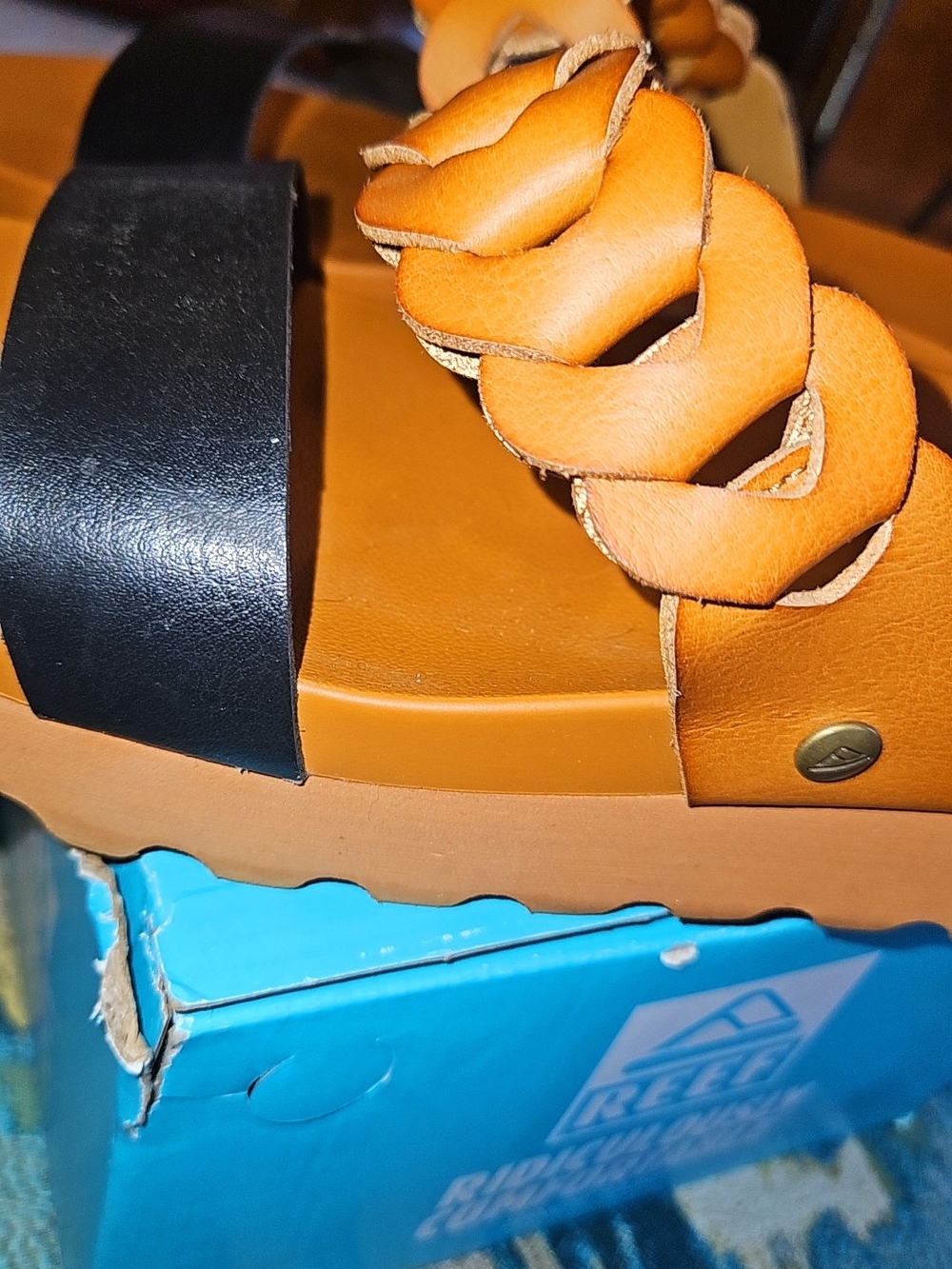 Reef Vista Hi Twist sandals Conga Brown & Black Braided Platform Sandal - Picture 5 of 5